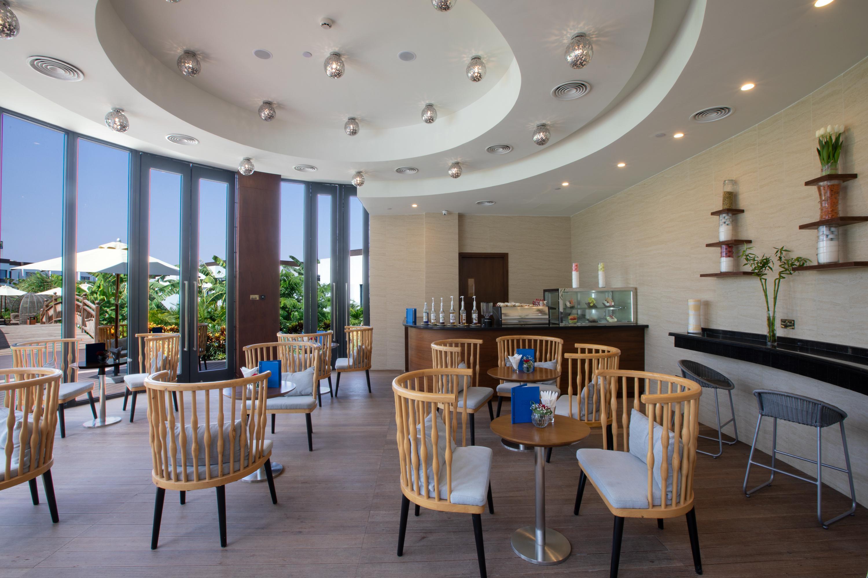 Millennium Resort Salalah Exterior foto The Sky Bar