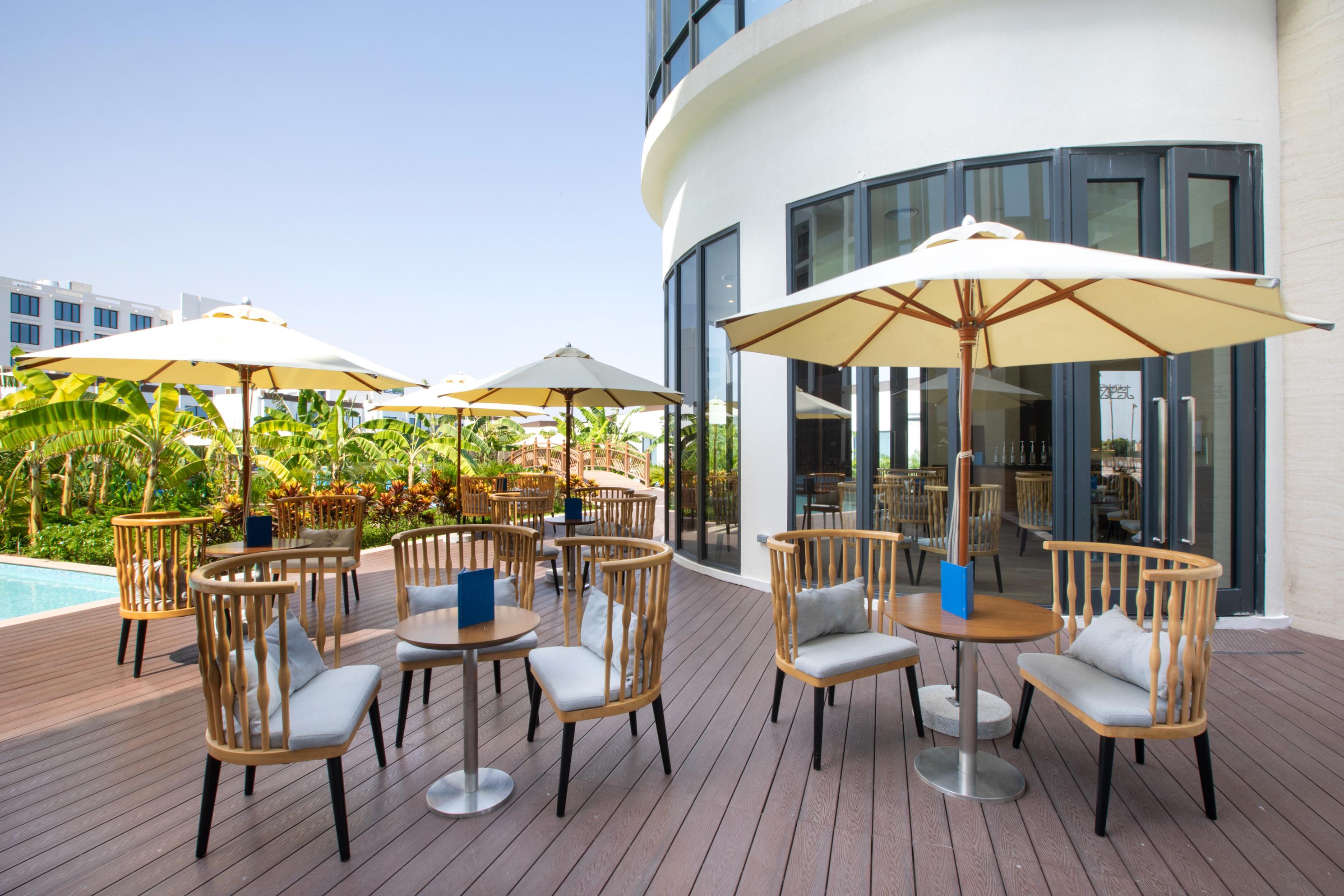 Millennium Resort Salalah Exterior foto The Deck