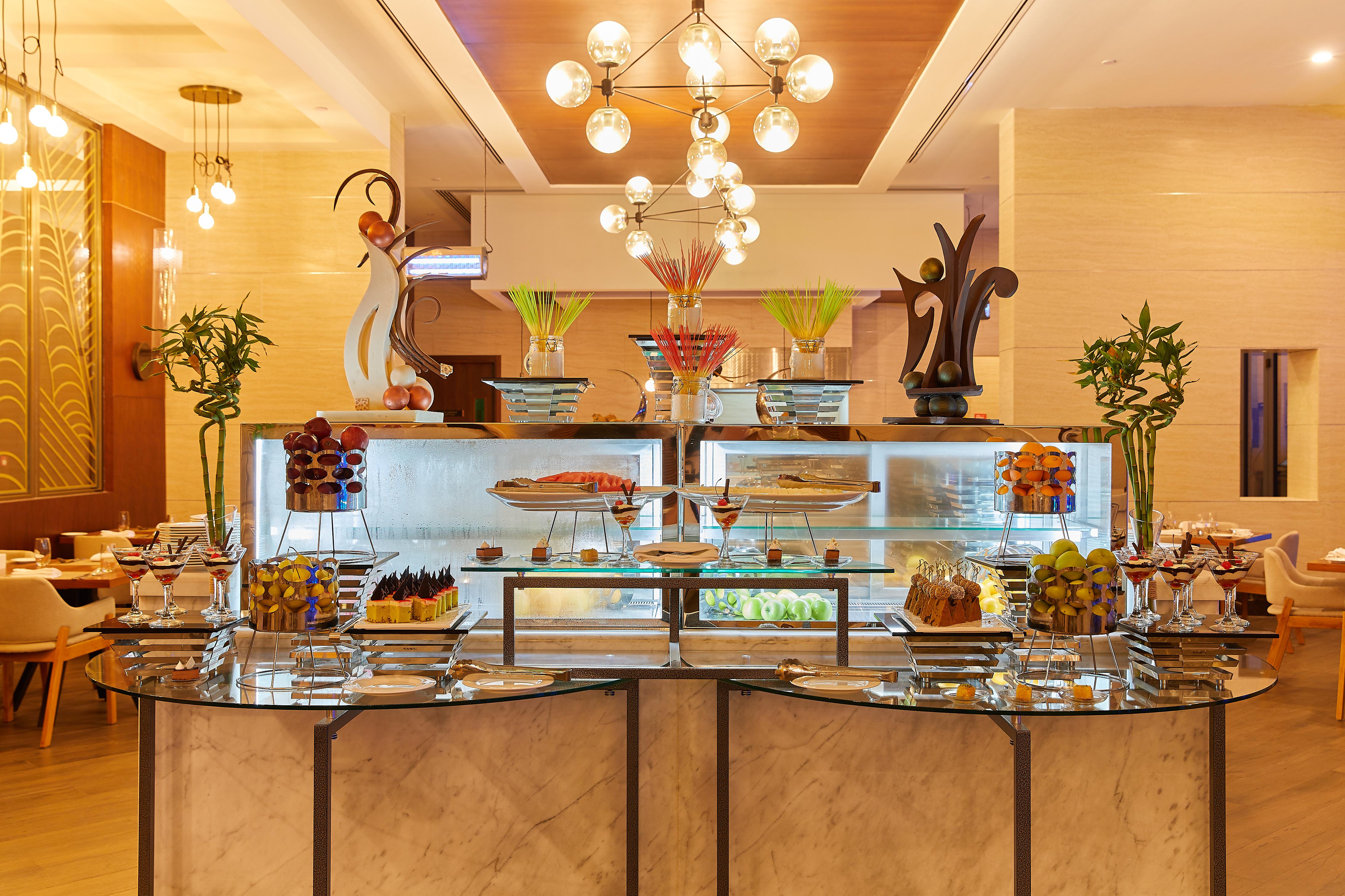 Millennium Resort Salalah Exterior foto The buffet at the hotel