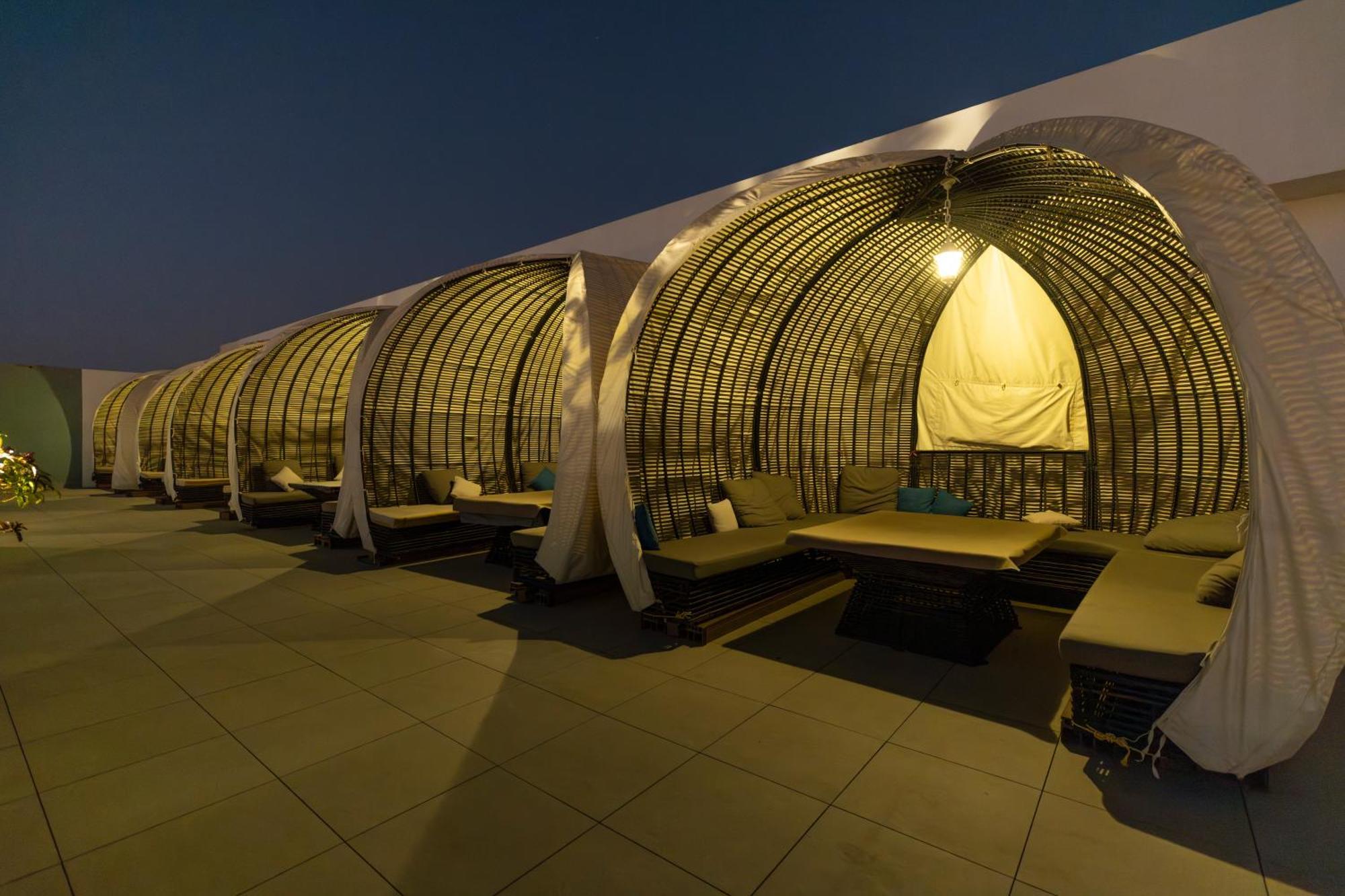Millennium Resort Salalah Exterior foto The Sky Bar