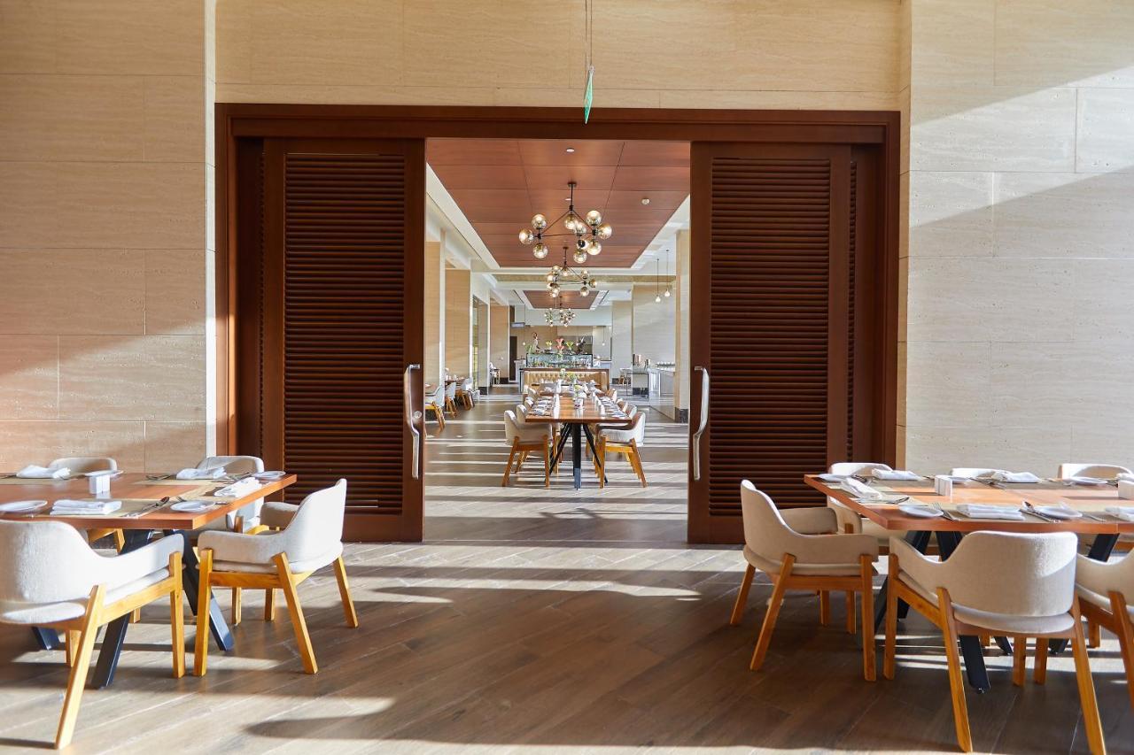 Millennium Resort Salalah Exterior foto The restaurant