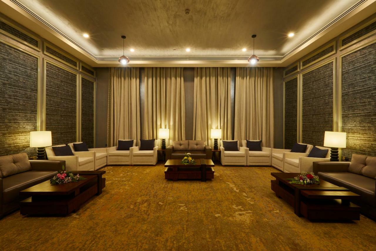 Millennium Resort Salalah Exterior foto The lounge at the airport