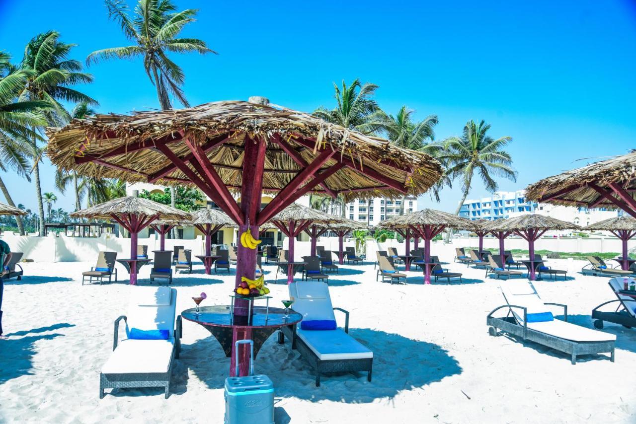 Millennium Resort Salalah Exterior foto The beach at the Kempinski Hotel, Accra