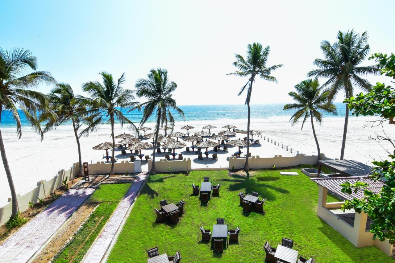 Millennium Resort Salalah Exterior foto View of the beach from the hotel