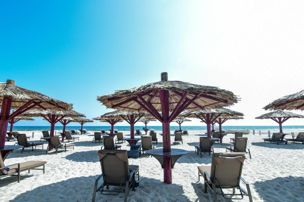 Millennium Resort Salalah Exterior foto The beach at the Sheraton Jumeirah Hotel